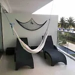 Apartamento Moderno Con Salida Directa Al Mar